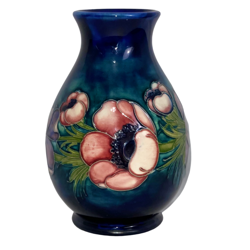 Anemone Vase Moorcroft.png