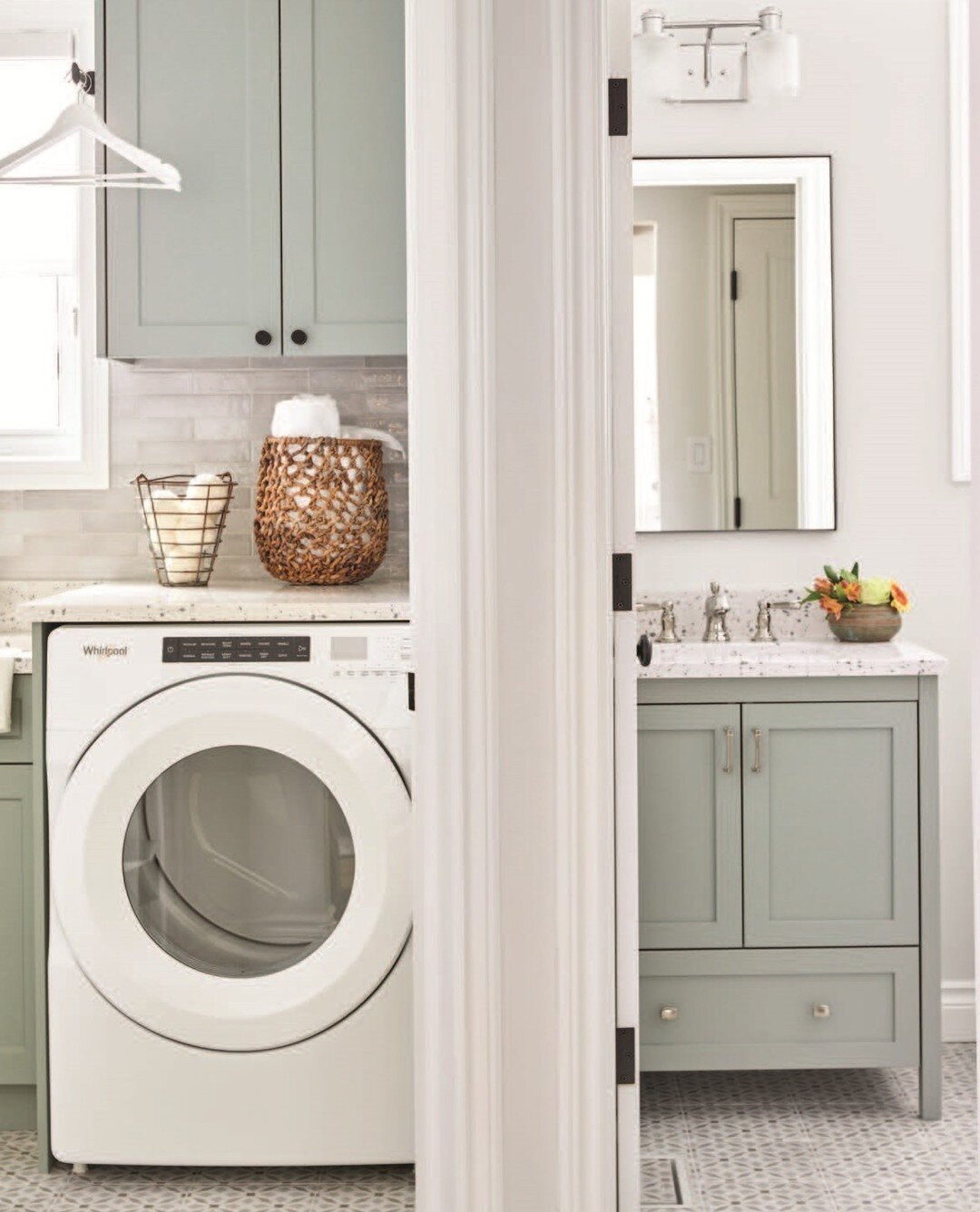 The pristine laundry and powder room share the same colour scheme and finishes to create a fresh, functional cohesive space including a barn door.⁠
⁠
Photo: Jason Hartog - @jason_hartog_photography⁠
Designer: Harbour Mill Design - @harbourmilldesign⁠