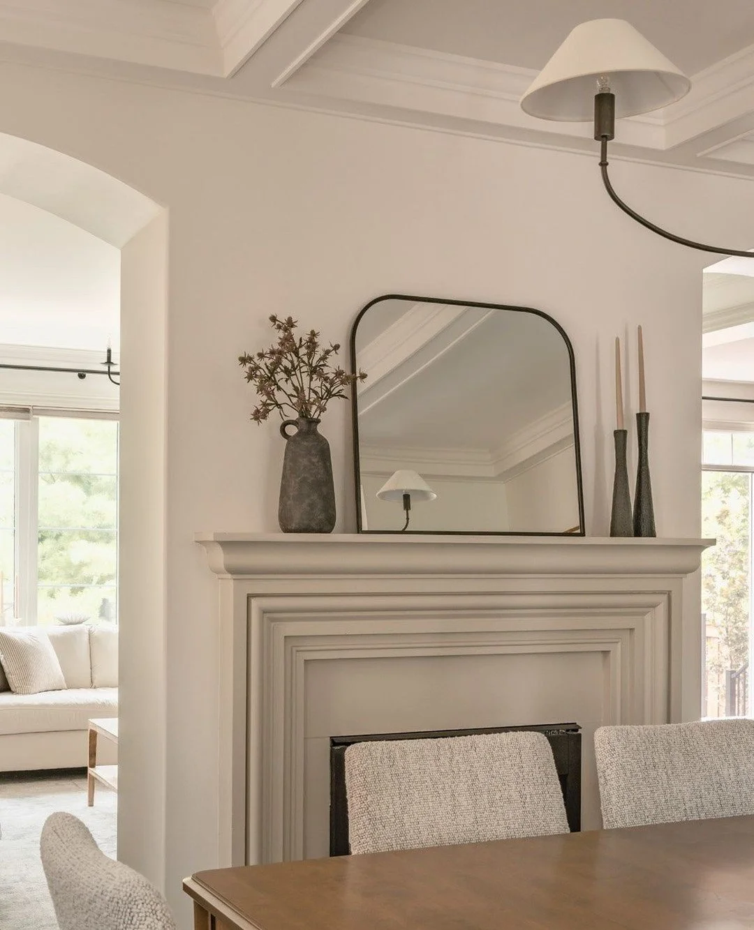 From a designer's eye, the home renovation is finished when the fine attention to details are complete. In this lovely Oakville home featured in the latest issue, we notice the thoughtful details in styling, interior design and curated decor. See thi