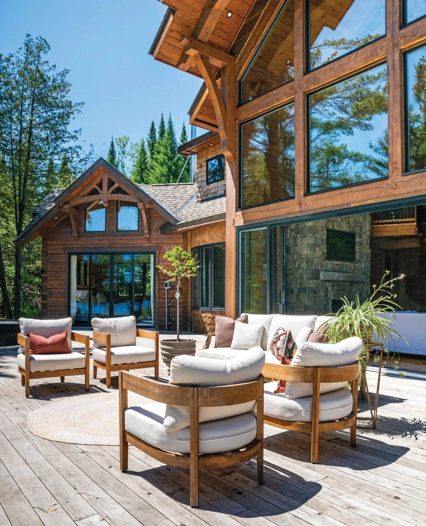 We are featuring this Builder's own log home in the current issue. Located near Bobcaygeon, it was built on a two-acre vacant lot that provides a private escape immersed in nature. After careful planning and hard work, they are finally enjoying the f