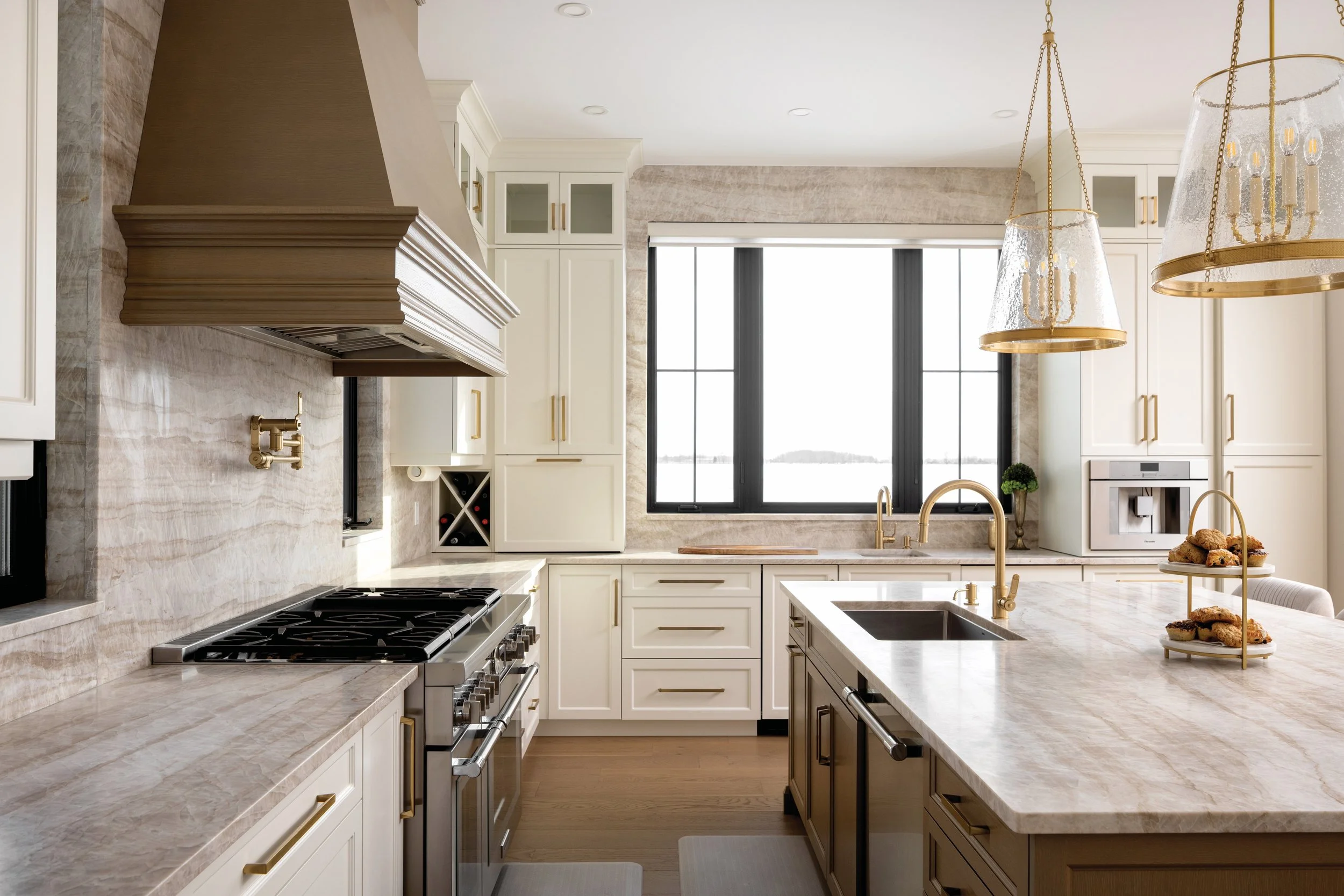 Picture of 10 Outdoor Kitchen Layouts with Stone Pavers