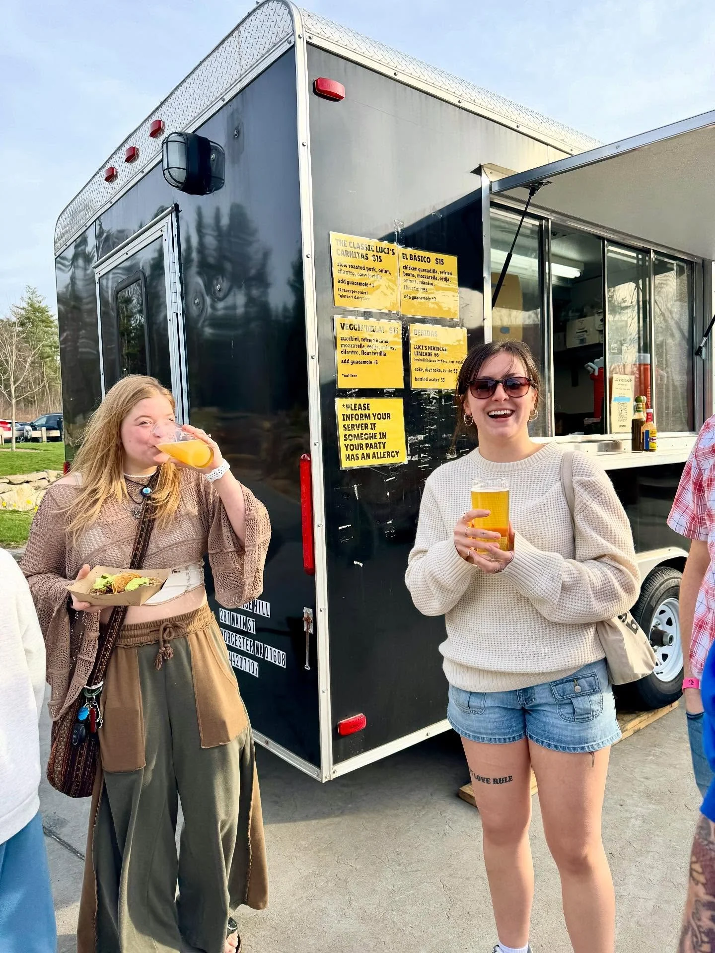 You know what&rsquo;s a good time?!? Luci&rsquo;s Tacos popping up @treehousebrewco in Charlton!
.
.
Get your TACOS + QUESADILLAS TODAY for LUNCH + DINENR 🌮11AM until Late at Tree House Brewery in Charlton! 🍻