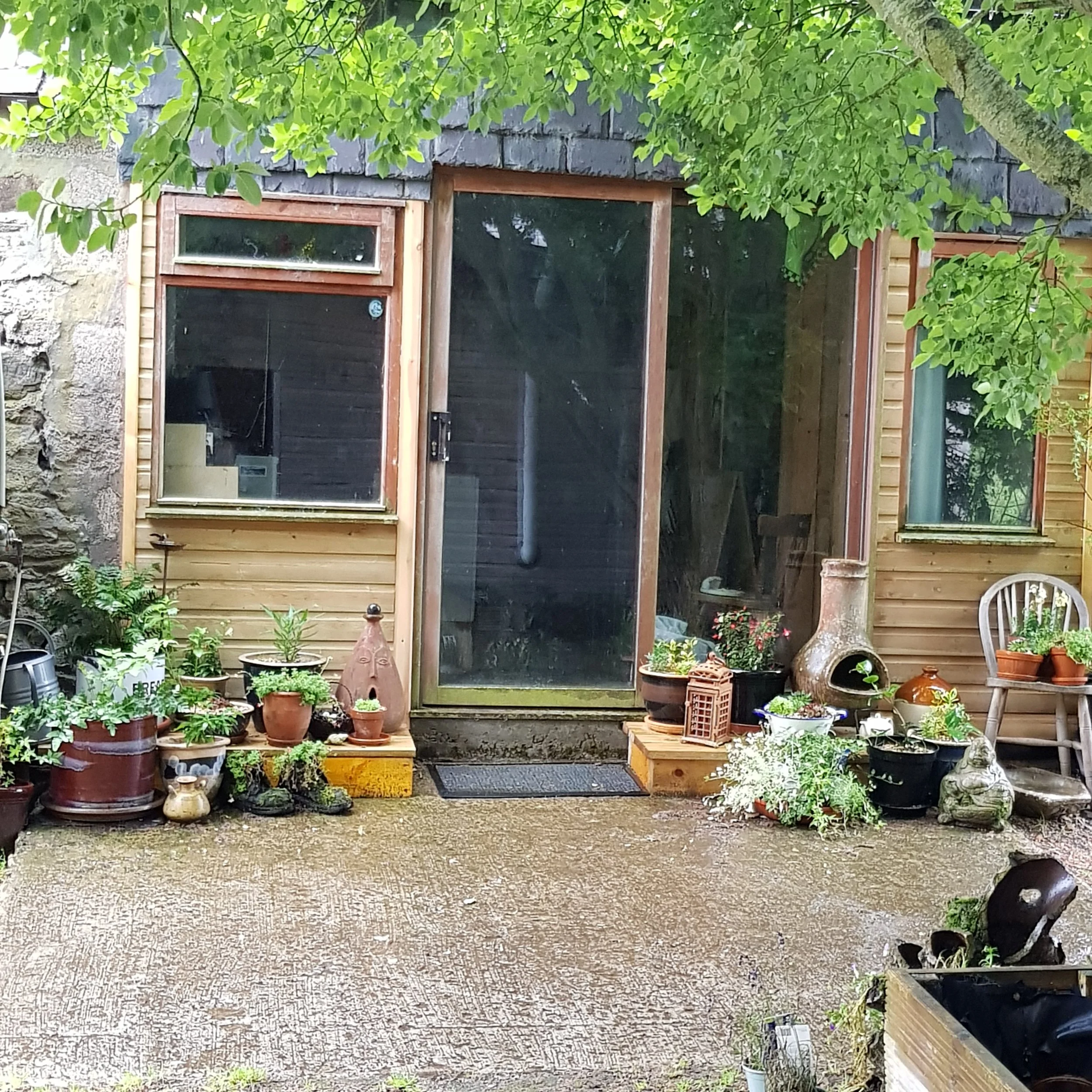 Old Barn Leather Tuition: studio doorstep in summer