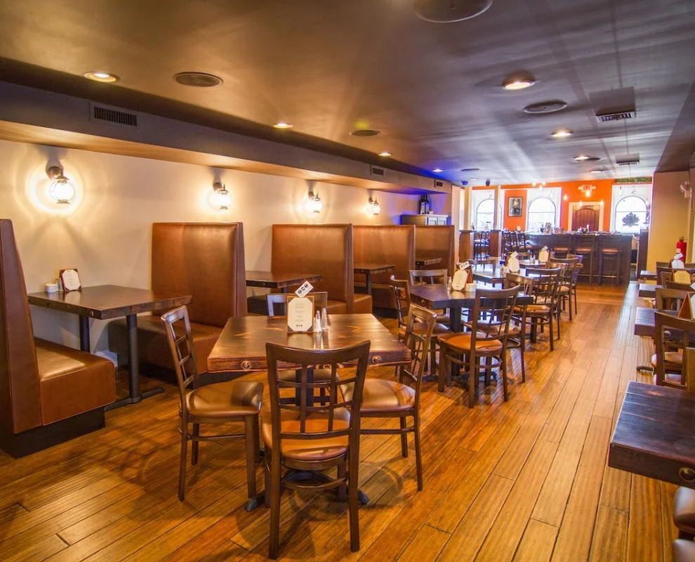 Lower Dining Area / Lounge