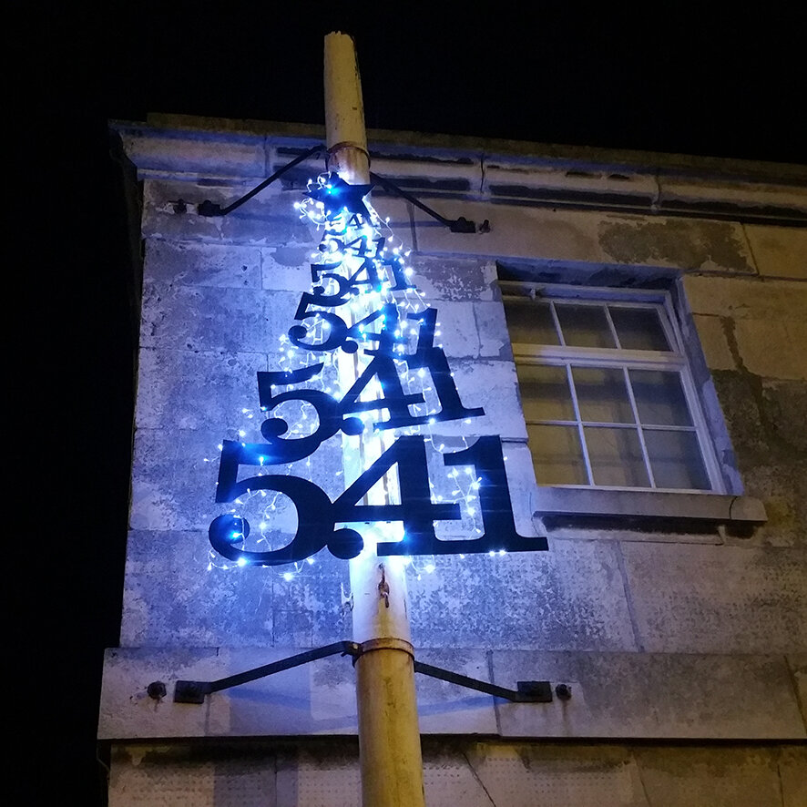 The 5.41 Christmas tree on the Maritime Museum 