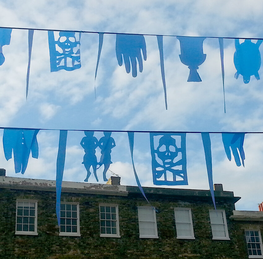 The blue French bunting
