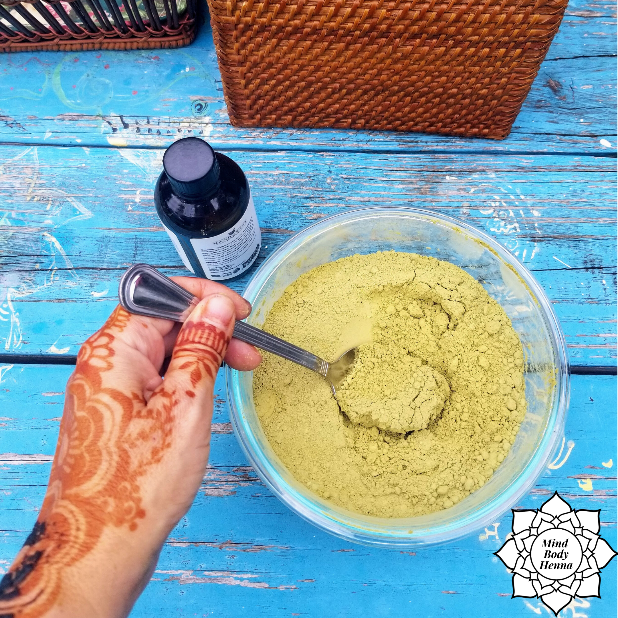 fresh henna powder - Copy.png