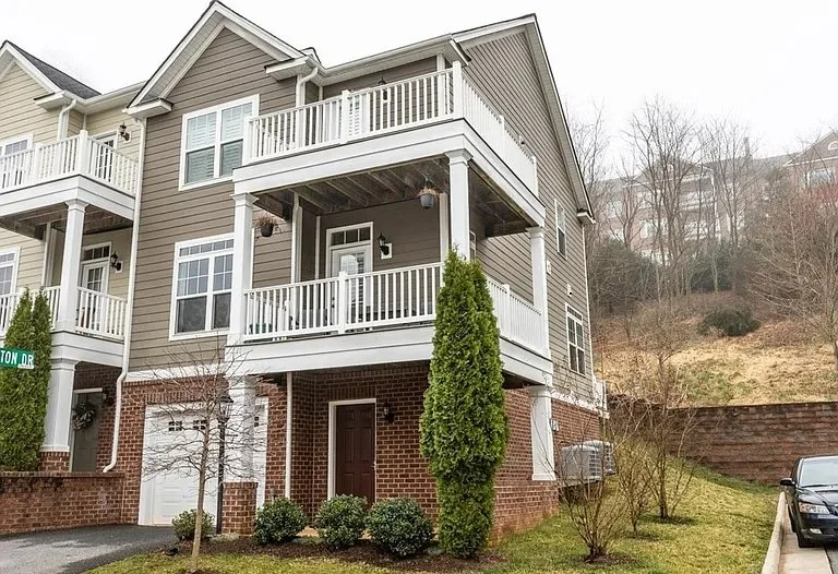1604 Kempton Place, Charlottesville, VA 22911