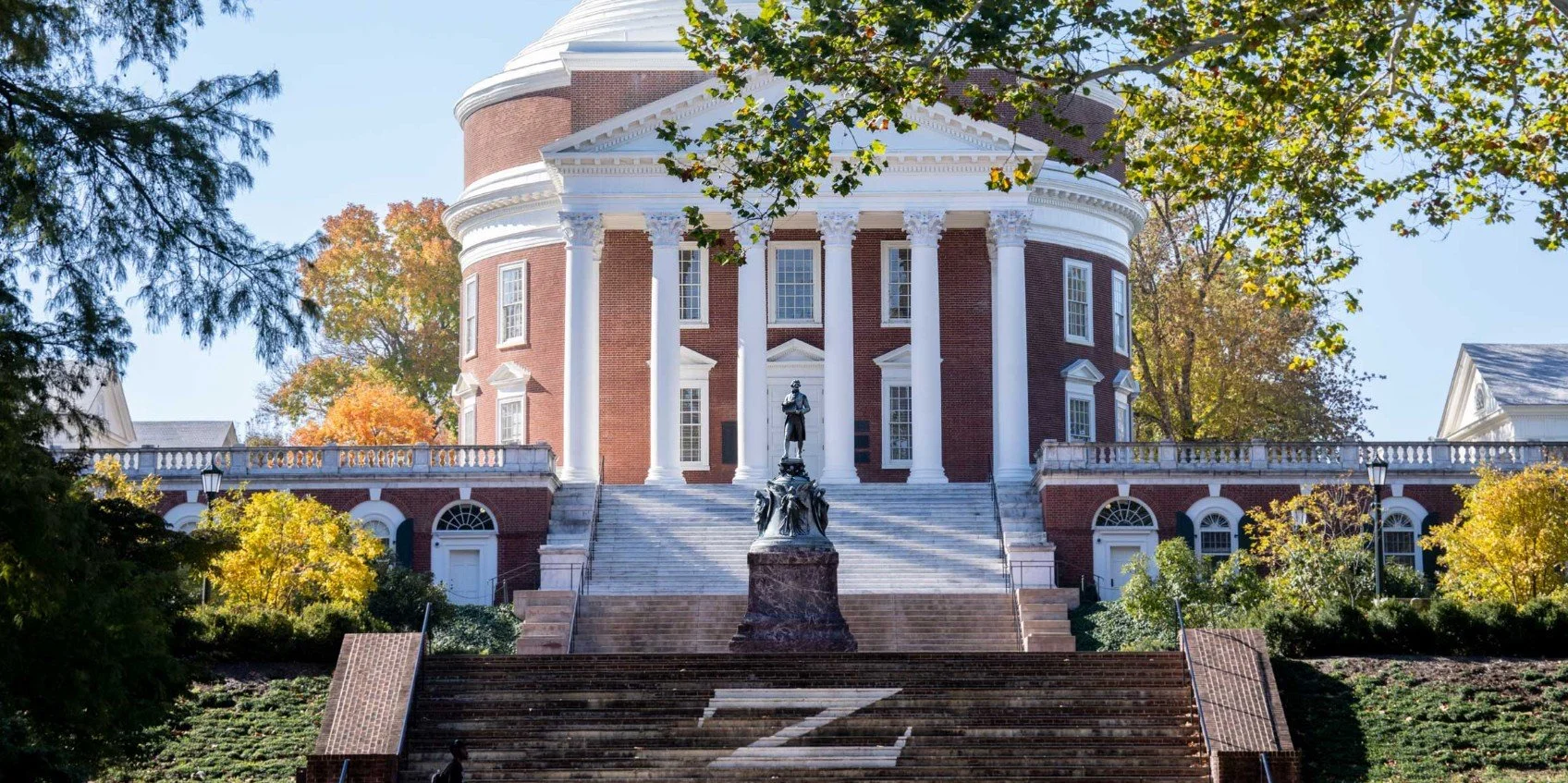 Living Near University of Virginia: 5 Pros &amp; Cons to Know