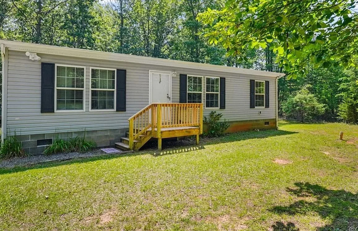 373 Ivy Road