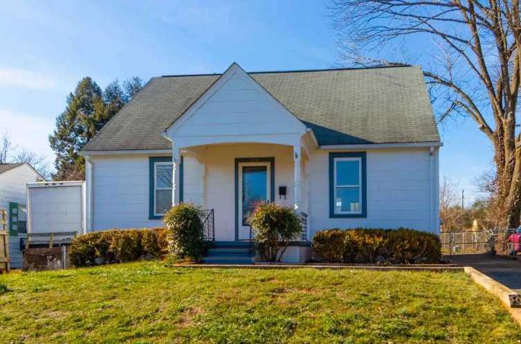 525 Caroline Avenue, Charlottesville, VA 22902