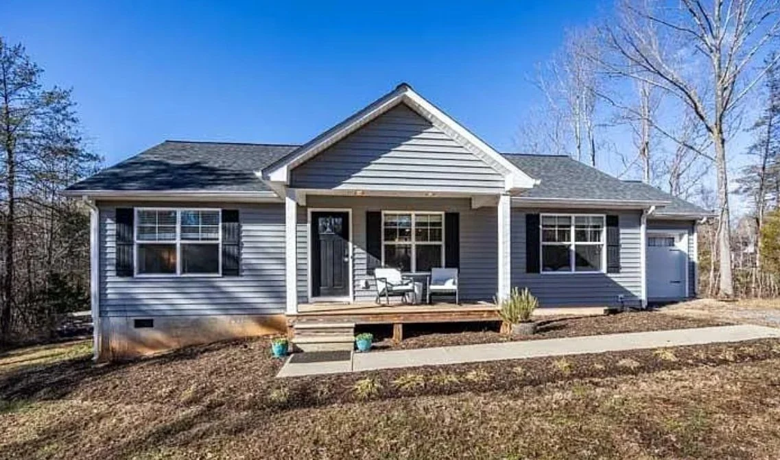 6526 Esmont Road, Keene, VA 22946