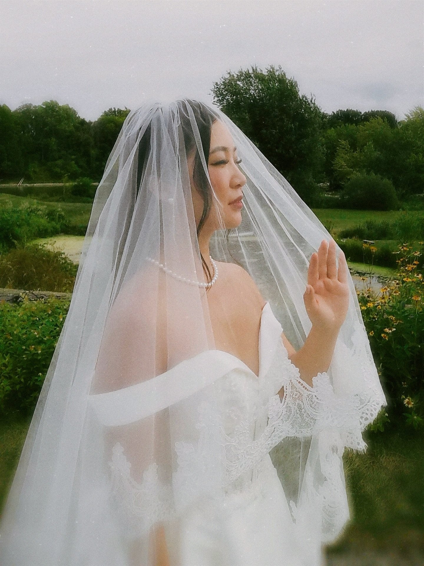 🎞️ X&amp;R on film
.
.
.
.
.
#filmweddingphotographer #weddingonfilm #filmphotographer #photographemontreal #montrealphotographer #montrealweddingphotographer #mtlwedding #mariageauvieuxmoulin #weddingphotographer #photographedemariage #quebecelopem