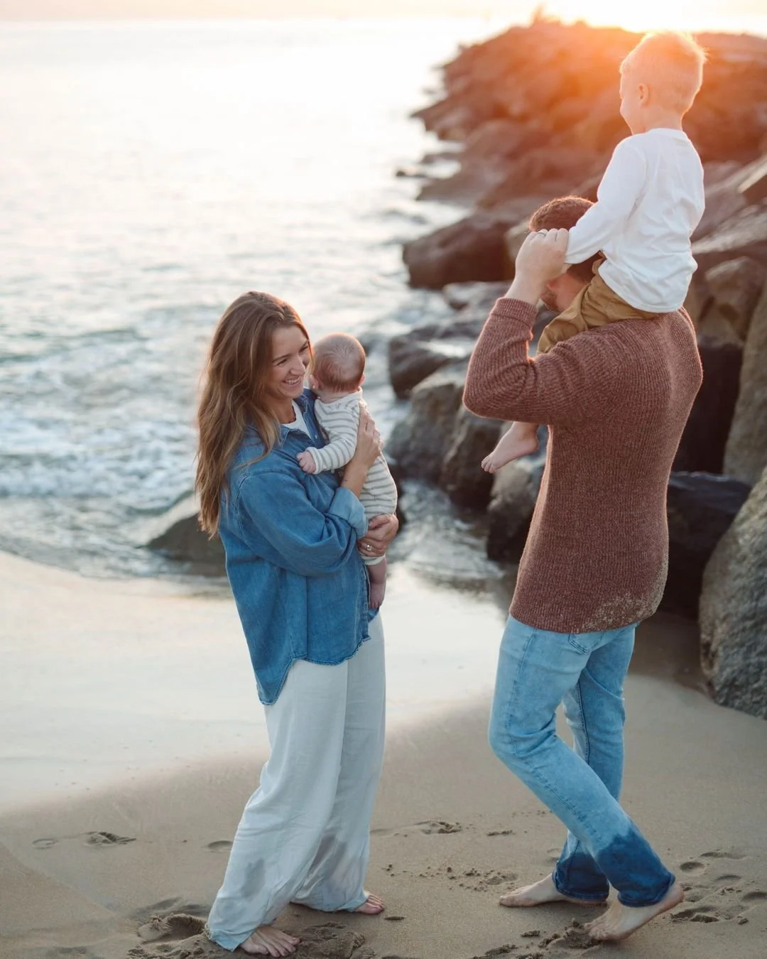 You're going to have a hard time getting me to stop post from The Bishop Family's sunrise session at the Jetty. This session was truly easy and seamless. I love when family sessions sort of just fall together - I can give you a prompt or a suggestion