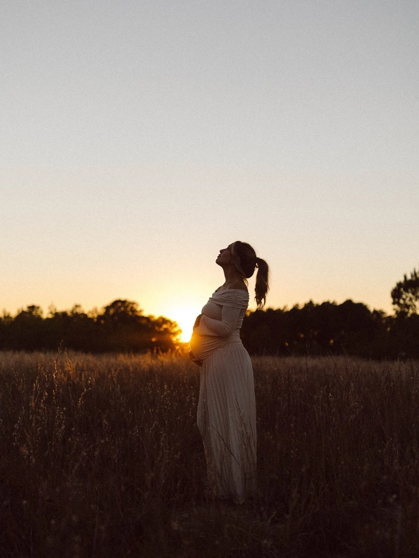 Out of my four pregnancies I only got maternity pictures done once (thank you @hollyriverscarter!). 
I always found an excuse for the others. I felt too big, didn&rsquo;t know what to wear, or it just wasn&rsquo;t the right time. 

Can I tell you som