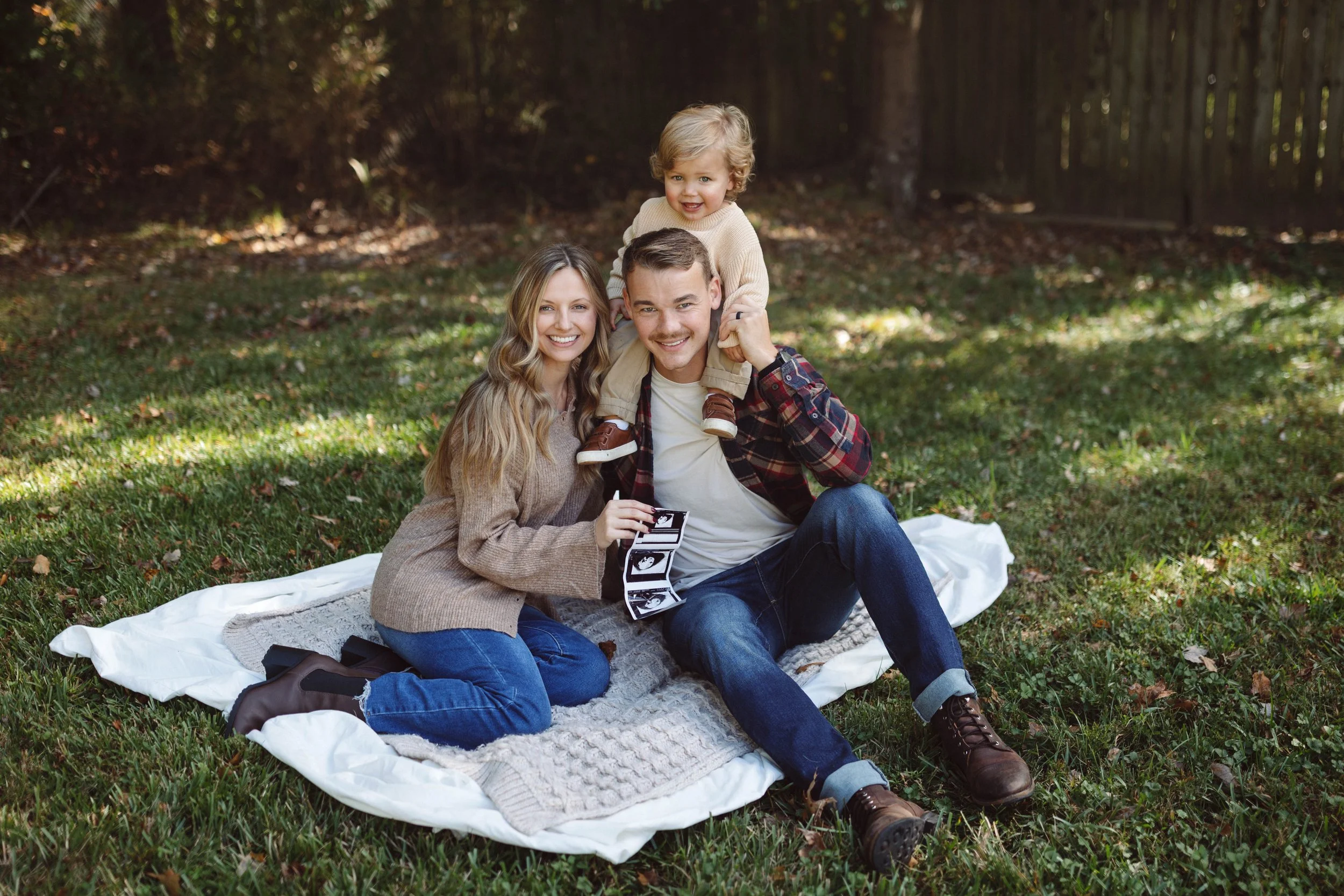 amandacrowther_babyannouncement_victoriahartellphotography60_.jpg