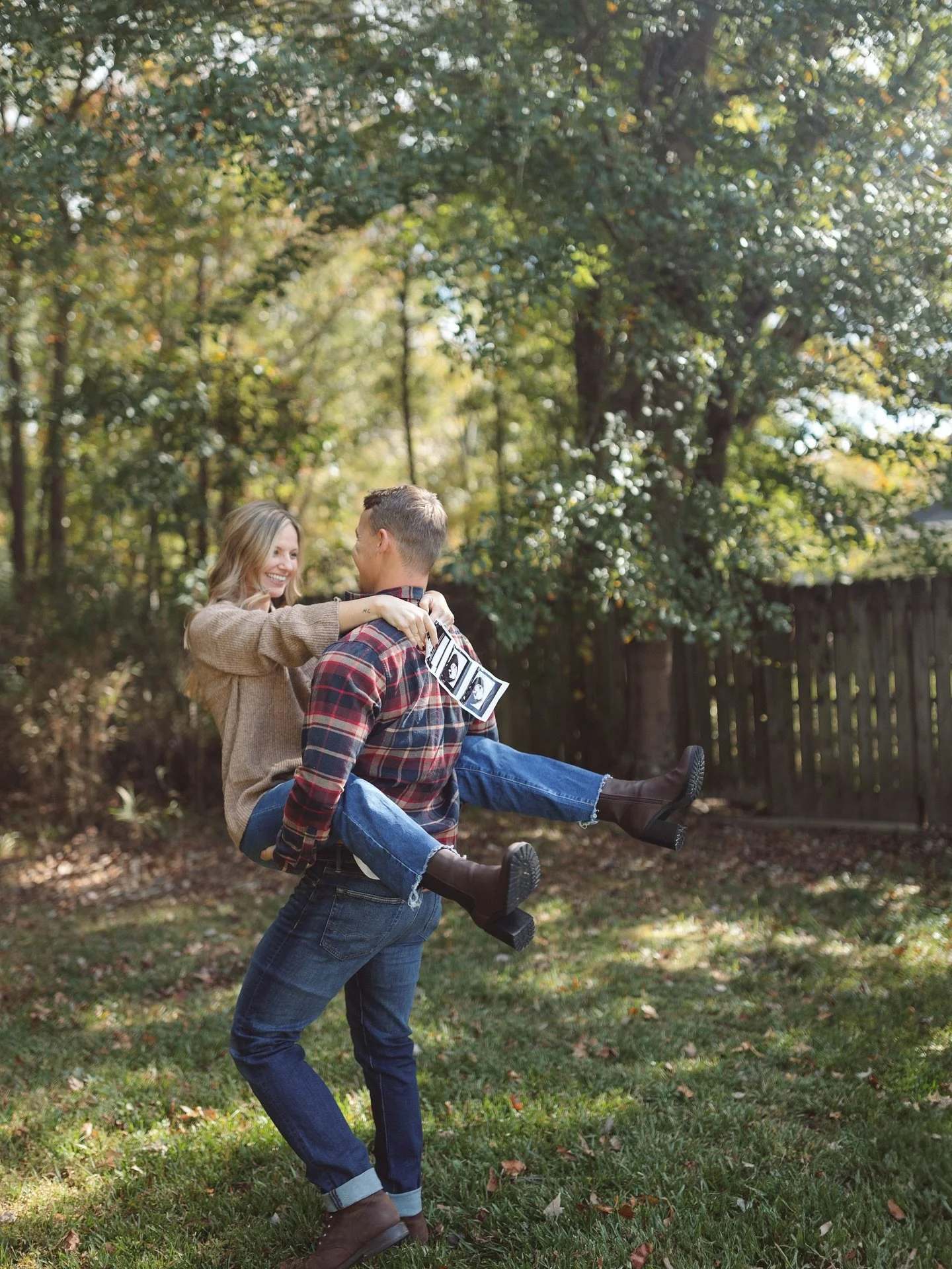 Surprise it&rsquo;s a&hellip;

In home baby announcement &amp; gender reveal on the blog!

When Amanda first reached out to book me, she had a mini session in mind. By the end of our call she realized it made so much more sense to invest in the full 
