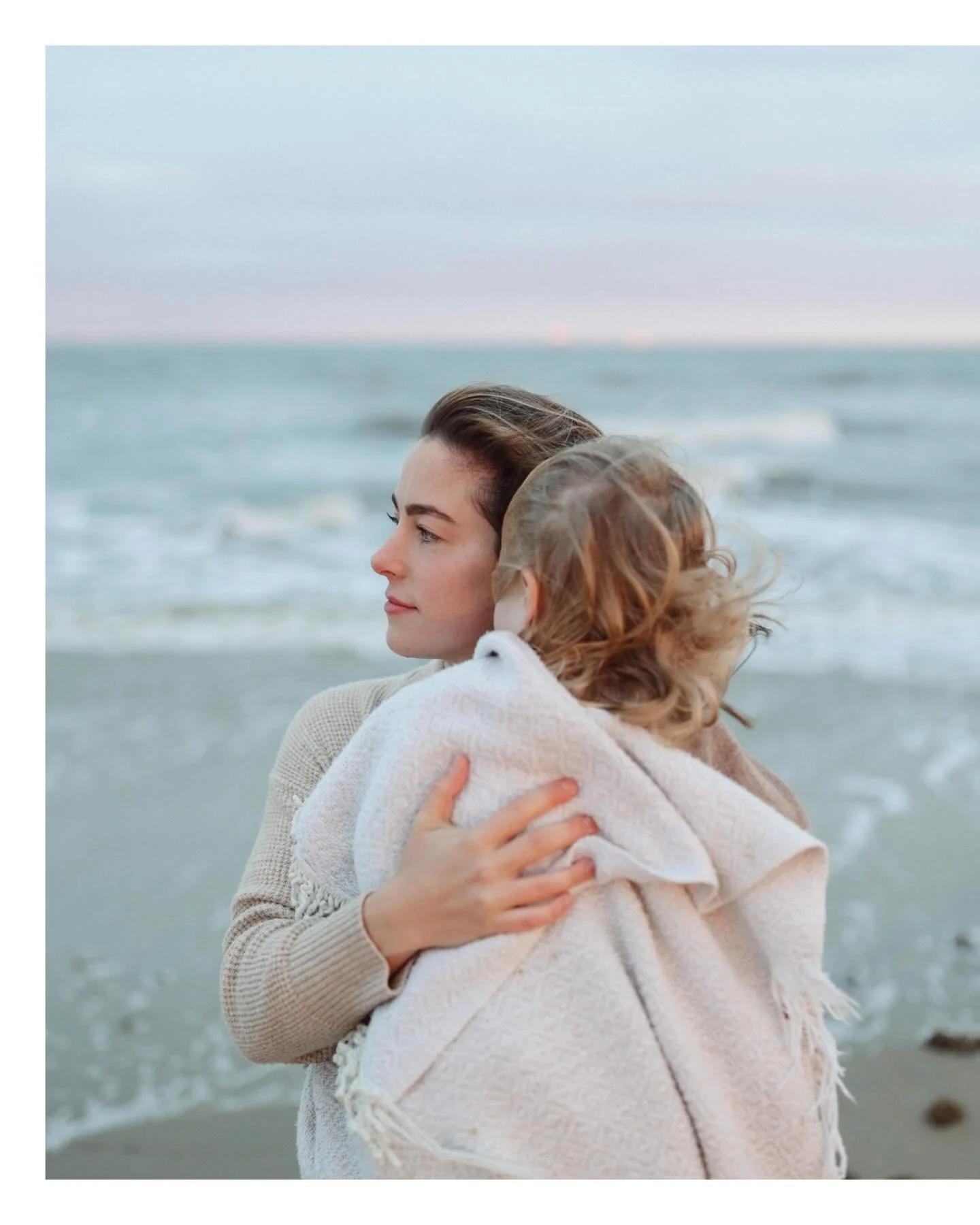 This session could&rsquo;ve easily gone terribly. 

Let me explain&hellip;

After walking over the dunes we were met with dark grey skies and raaaaaaging winds. I&rsquo;m not even going to lie I started to get nervous. 

It&rsquo;s one thing to cance