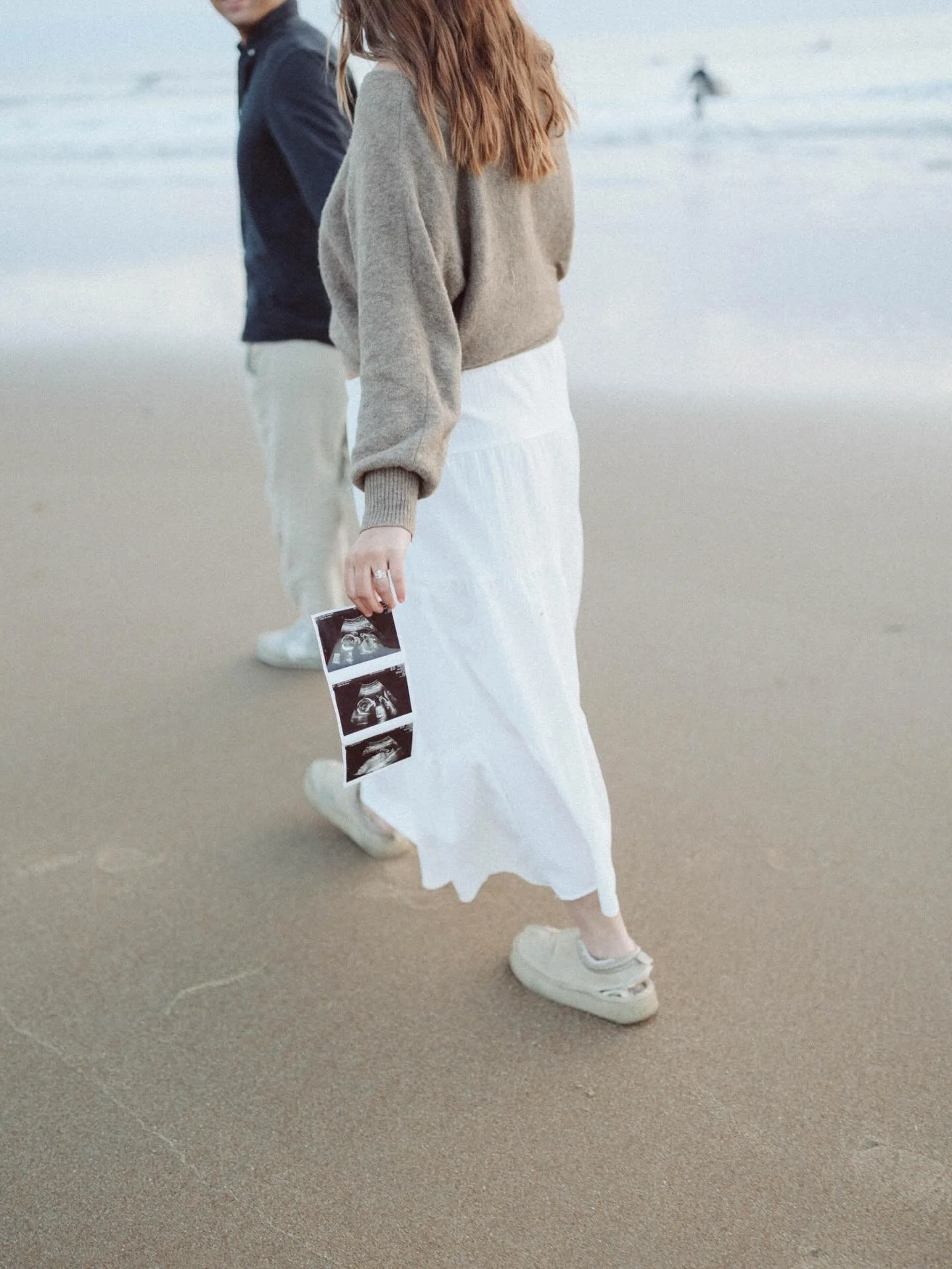 The honest truth about living in Virginia Beach ➡️

You can have gorgeous photos year round. 

There was actual ice on the jetty for these freeeeezing February baby announcement photos but here&rsquo;s the real deal: you&rsquo;d never know it by how 