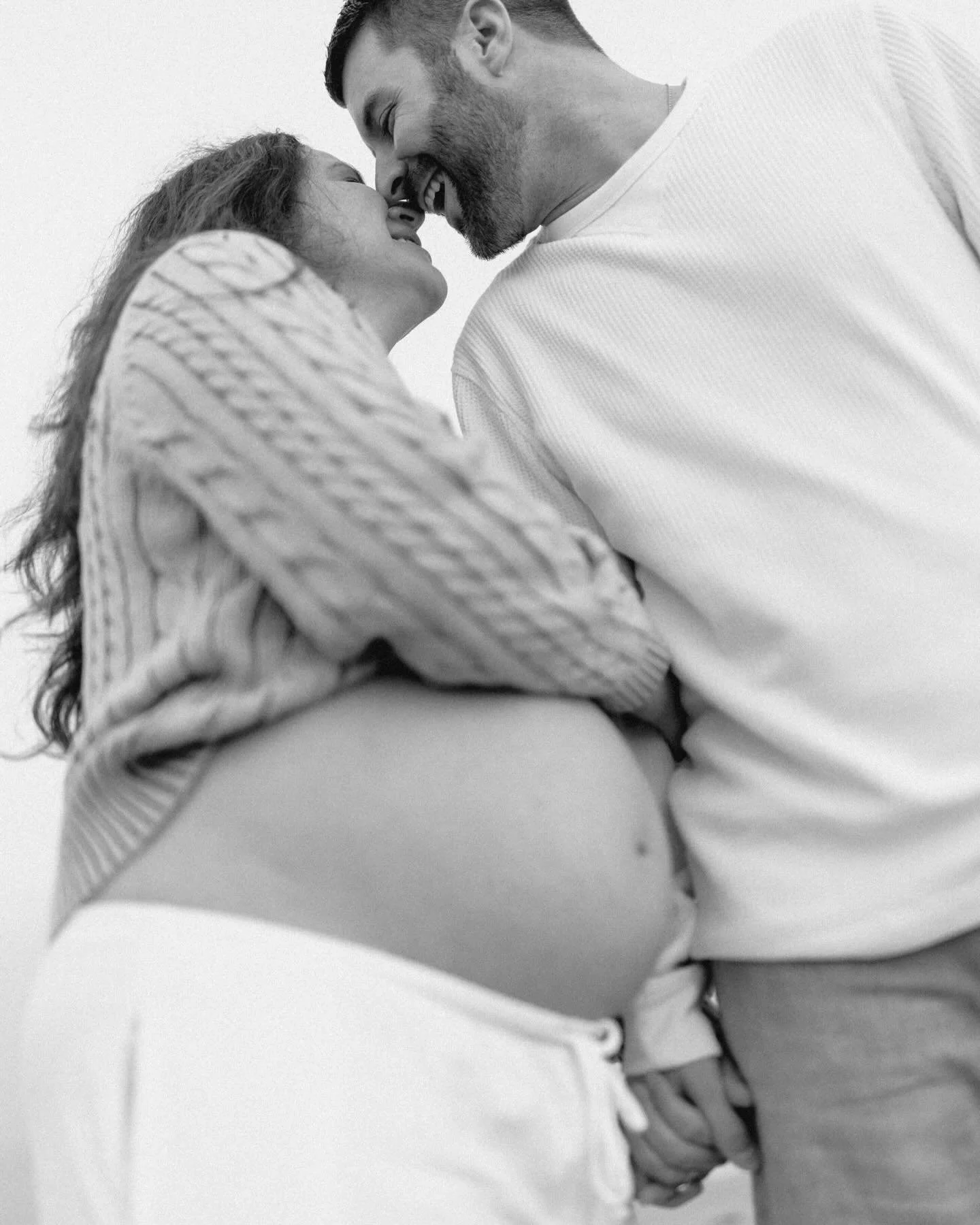 I&rsquo;m becoming more and more a fan of the little weekends away. Big trips are super fun but I miss home after about 3 days. 

Gina + Anthony traveled to Virginia Beach for a quiet spring babymoon before welcoming baby boy in a few months. Origina