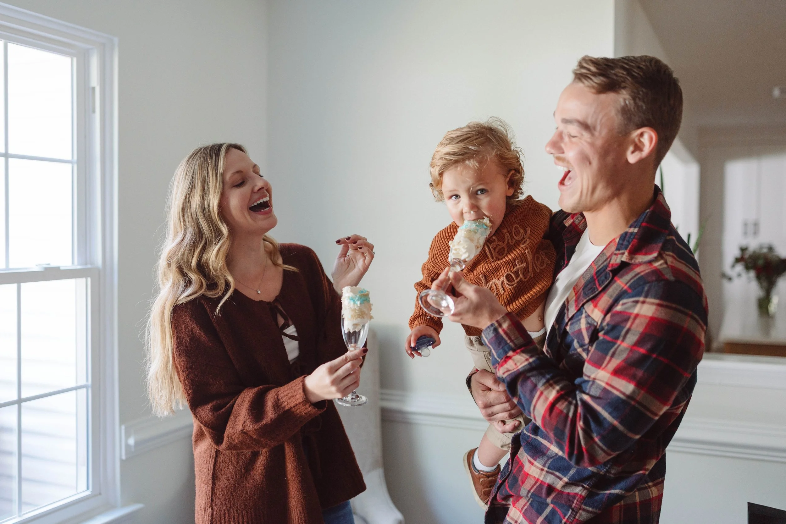 In home gender reveal maternity session