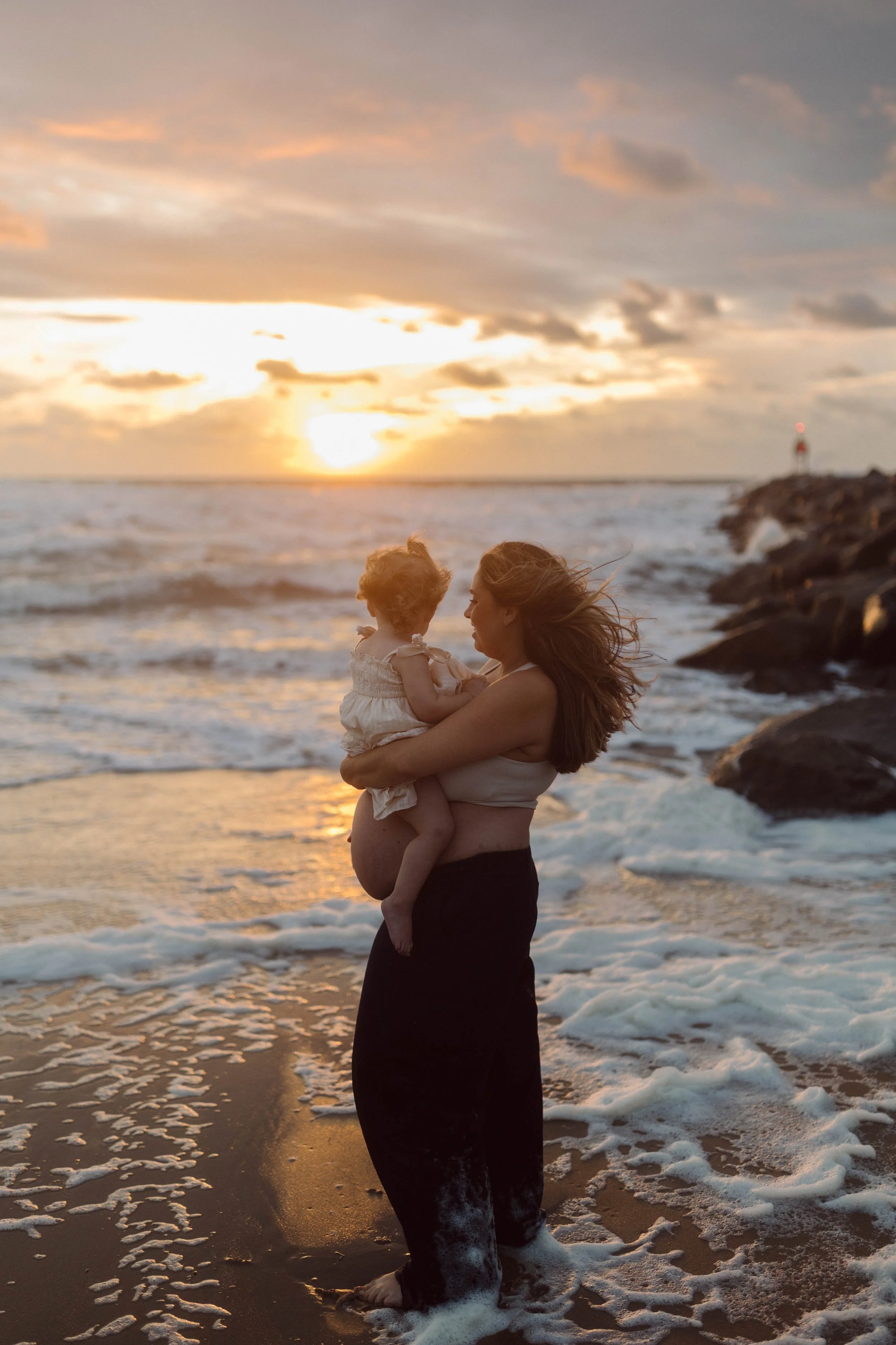 gretzmaternity_virginiabeachoceanfrontmaternity39_.jpg