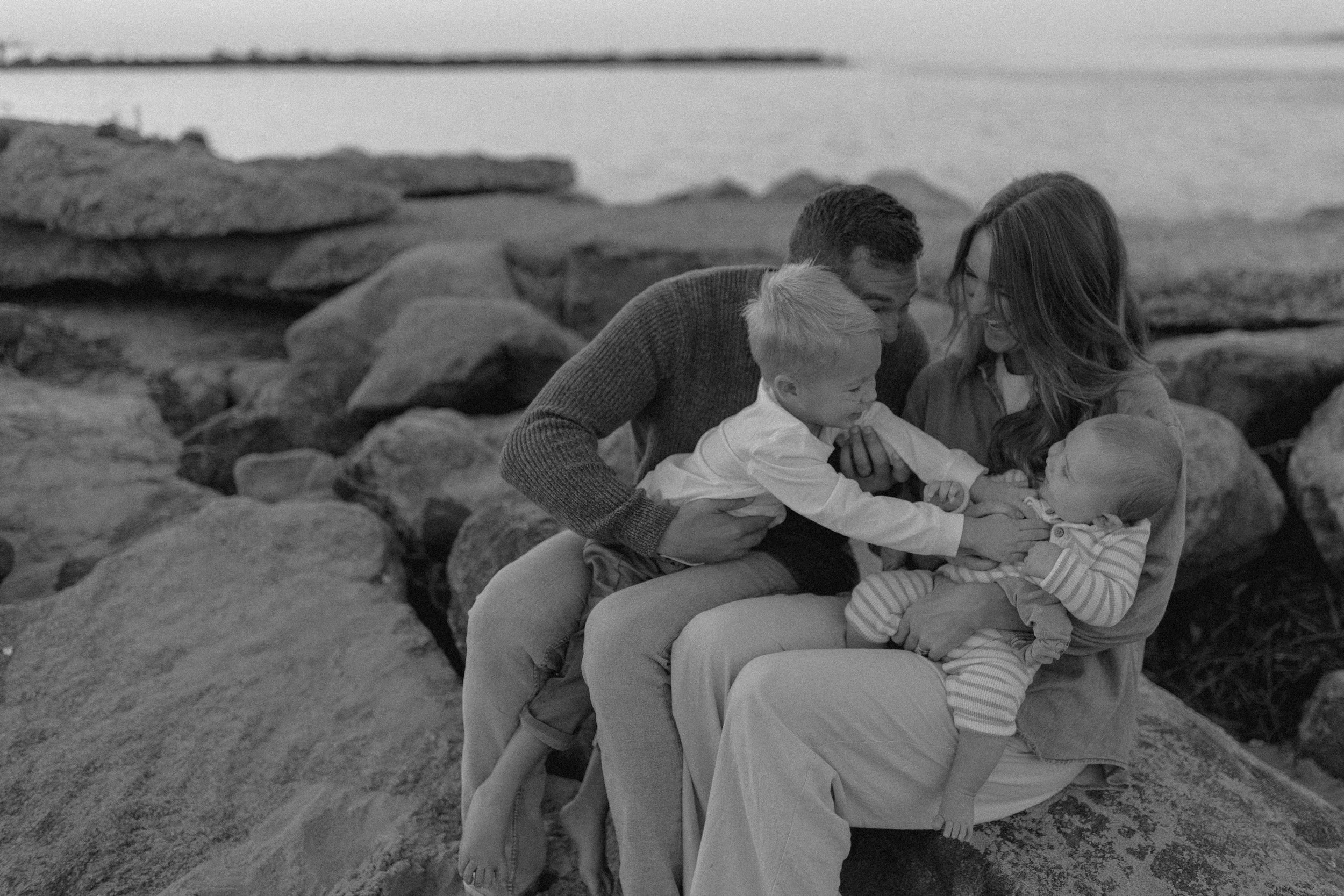 BishopSunriseVirginiaBeachFamilySessionSneakPeek10_.jpg