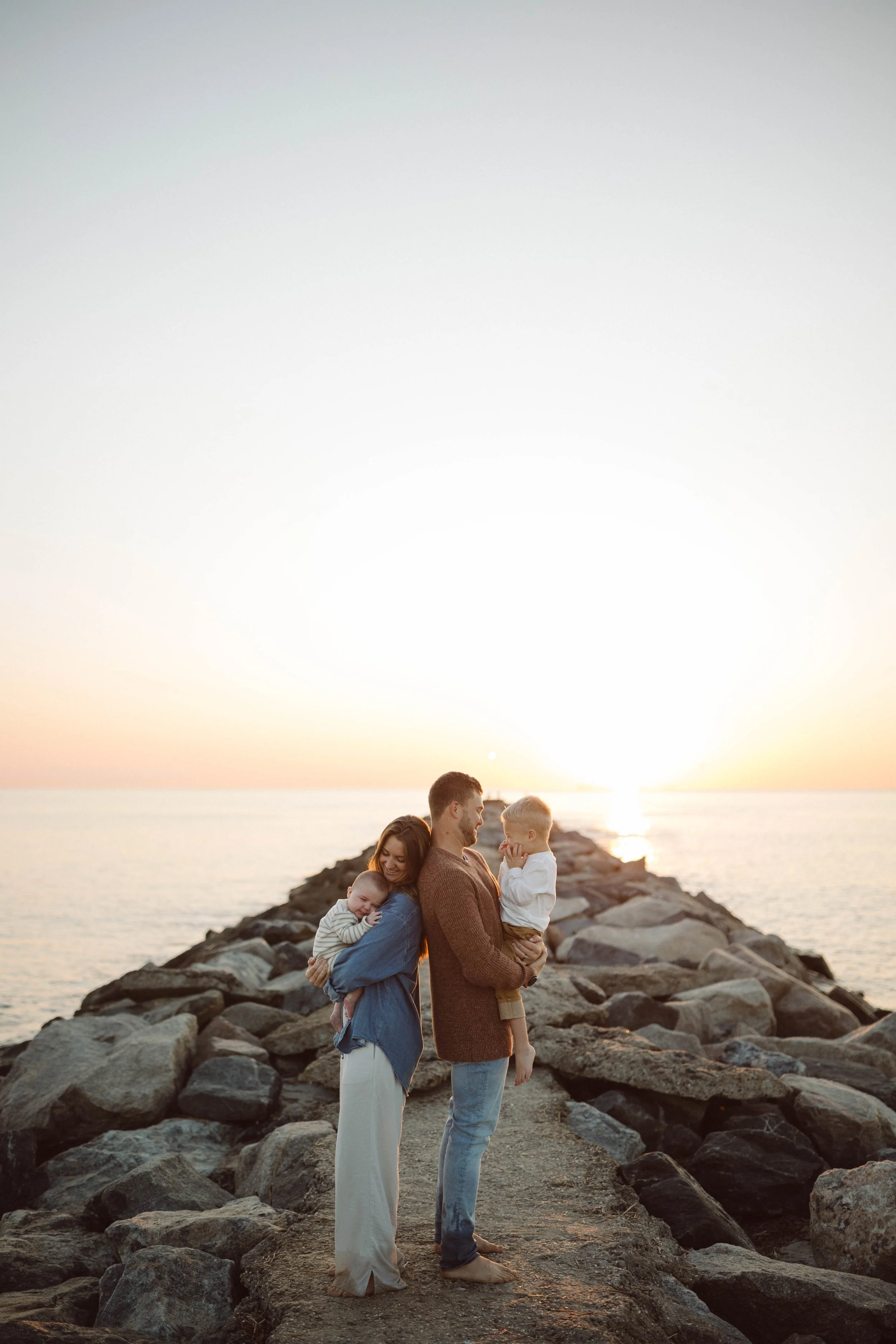 BishopSunriseVirginiaBeachFamilySessionSneakPeek12_.jpg