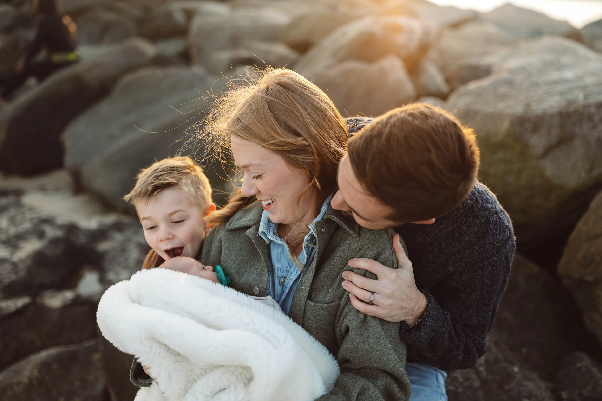 gallagherfamily_virginiabeachoceanfront_victoriahartellphotography13_.jpg