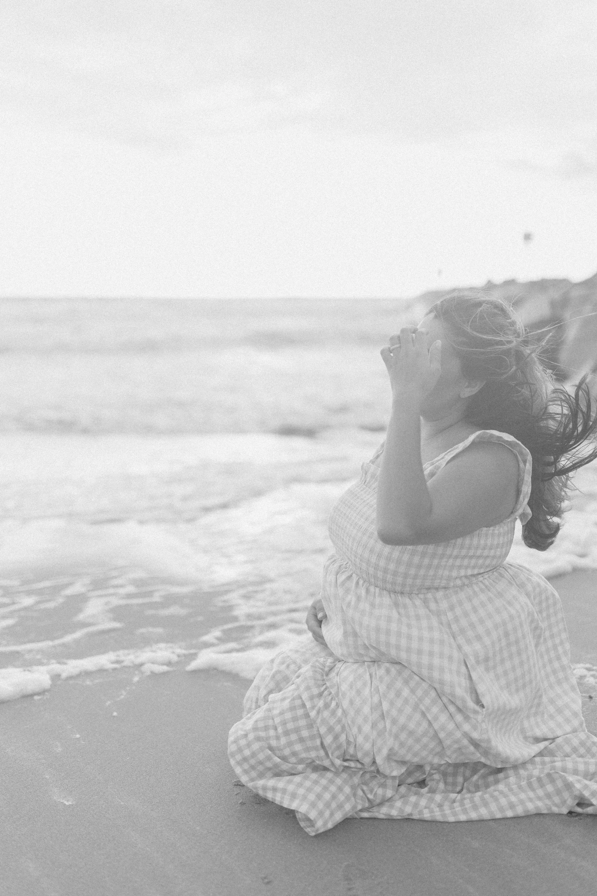 gretzmaternity_virginiabeachoceanfrontmaternity142_.jpg