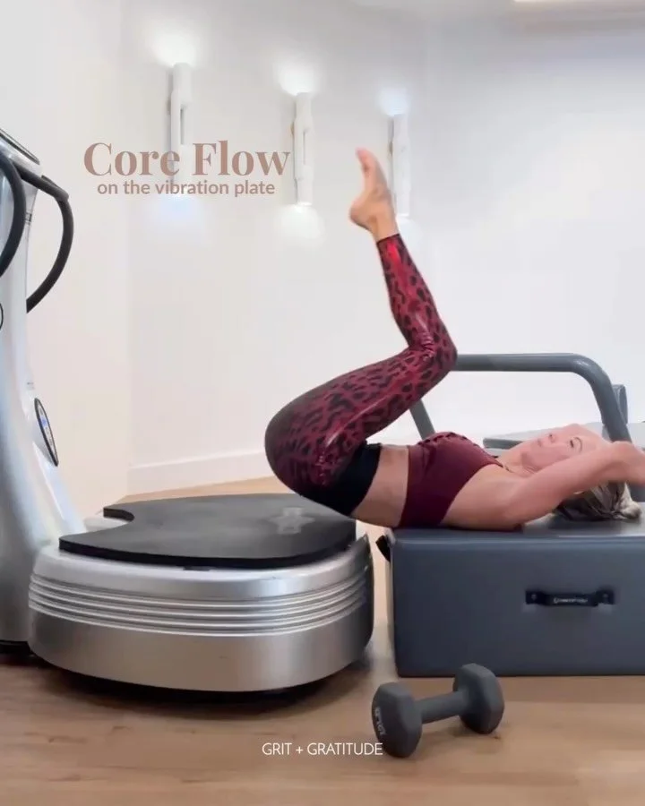 If you&rsquo;ve ever done core with us on the vibration plate&hellip; you know. 🔥

At Grit + Gratitude, we use @powerplateusa vibration plates intentionally during core flows because the gentle vibration activates deeper stabilizing muscles &mdash; 