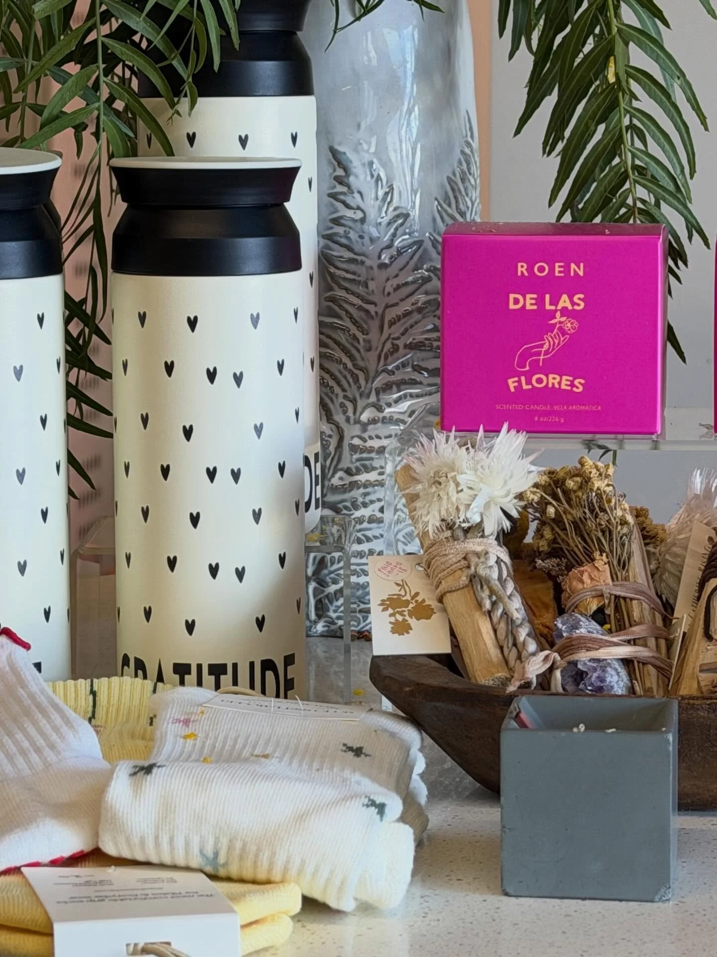 It&rsquo;s all in the details&hellip;and the details are thoughtfully curated with love and gratitude. 

We hope that you&rsquo;re having a beautiful week.

💖Team Grit 

#gritandgratitudestudios #blessedweek #gratitude #community #goodvibes