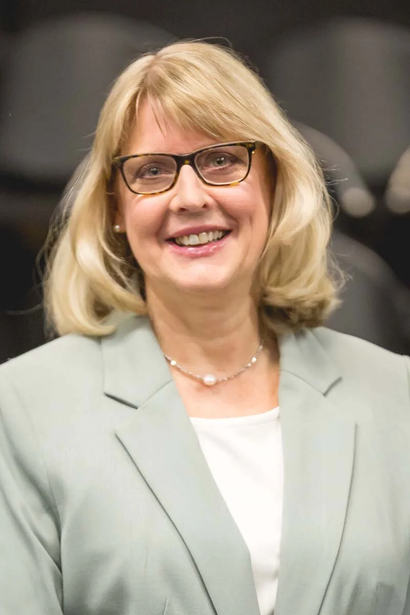 Chesapeake Arts Center Announces New Executive Director -- Donna Anderson to Succeed Belinda Fraley Huesman