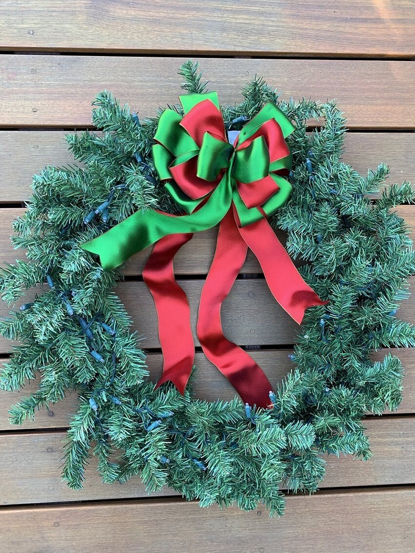 green-red-bow-wreath0.jpg