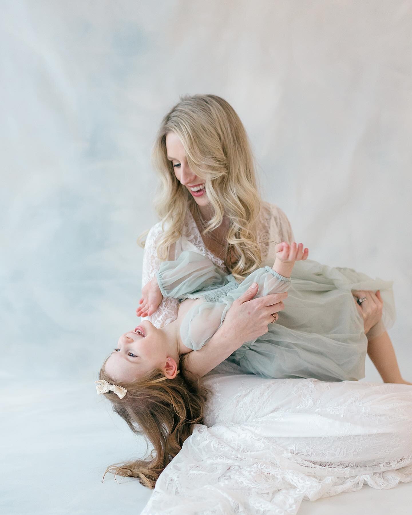 Capture these sweet fleeting moments of motherhood with our Simplicity Session &ndash; a shorter, sweet experience focused on creating timeless memories. 

Cherish moments like these with stunning heirloom albums and custom framing. Book now to turn 