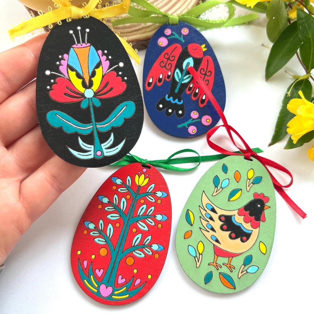 Happy Easter! 🐣

Every year, I traditionally decorate eggs which were proudly layed by our chickens. 🐔 This time, I wanted to make something new. Since I have been lately cutting wooden ornaments, how about I create wooden eggs? I thought they will