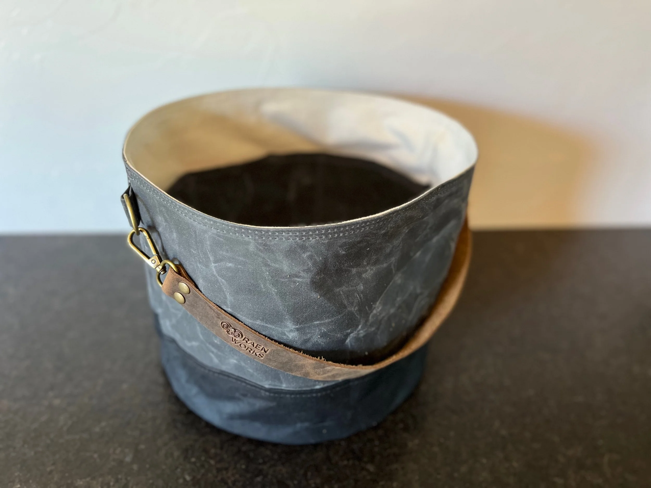 Raen Works fireside bag charcoal grey:black.jpeg