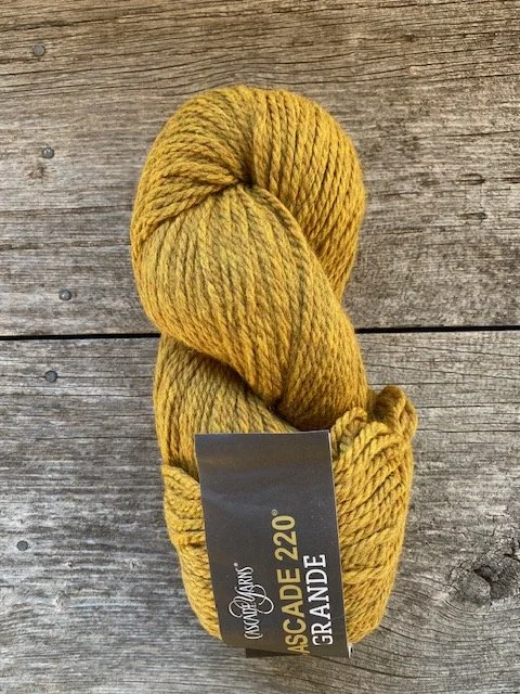 Cascade 220 Grande #4010 Straw.jpg