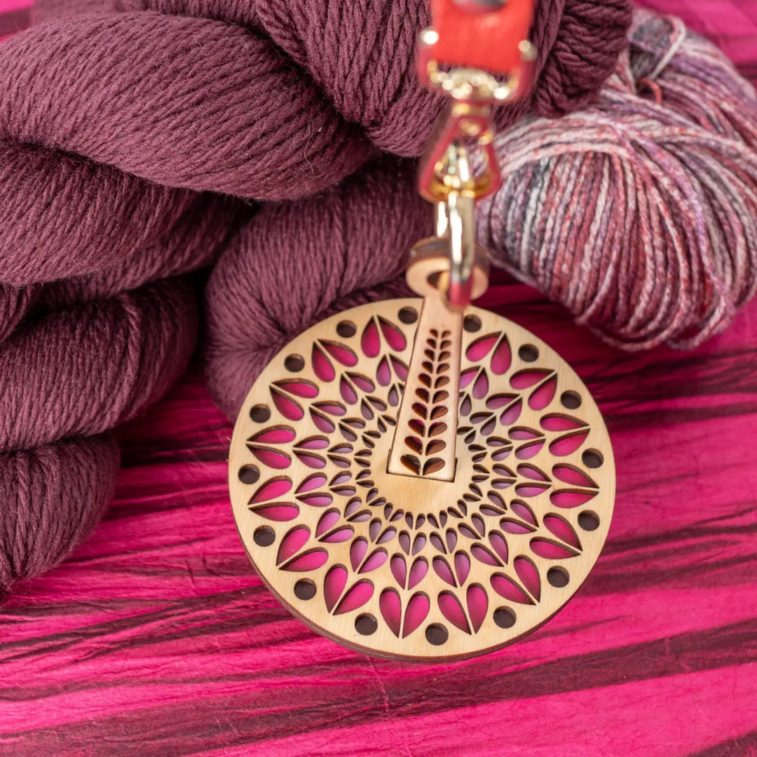 Lemonwood mini yarn minder Heart.png