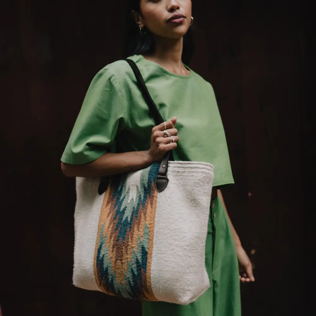 Amasouk - Equinox tote.png