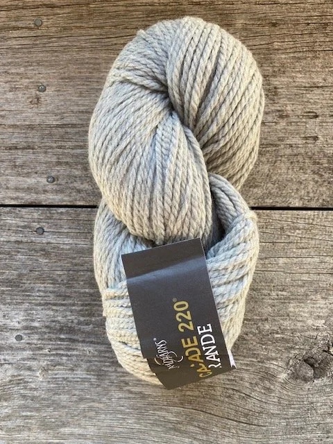 cascade 220 Grande #8401 silver grey.jpg