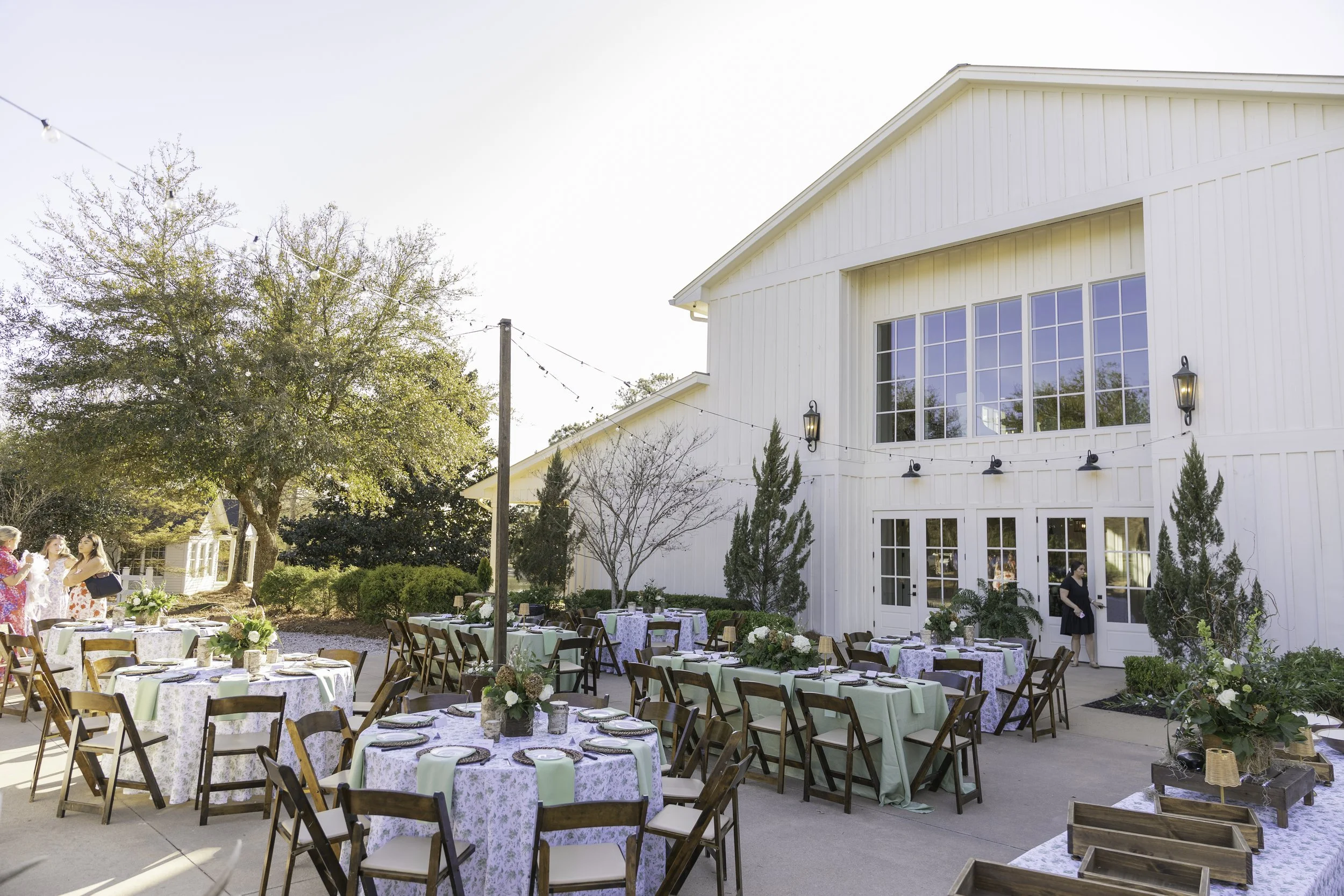 REHEARSAL DINNER ON CLUBHOUSE PATIO AT AUBURN OAKS FARM