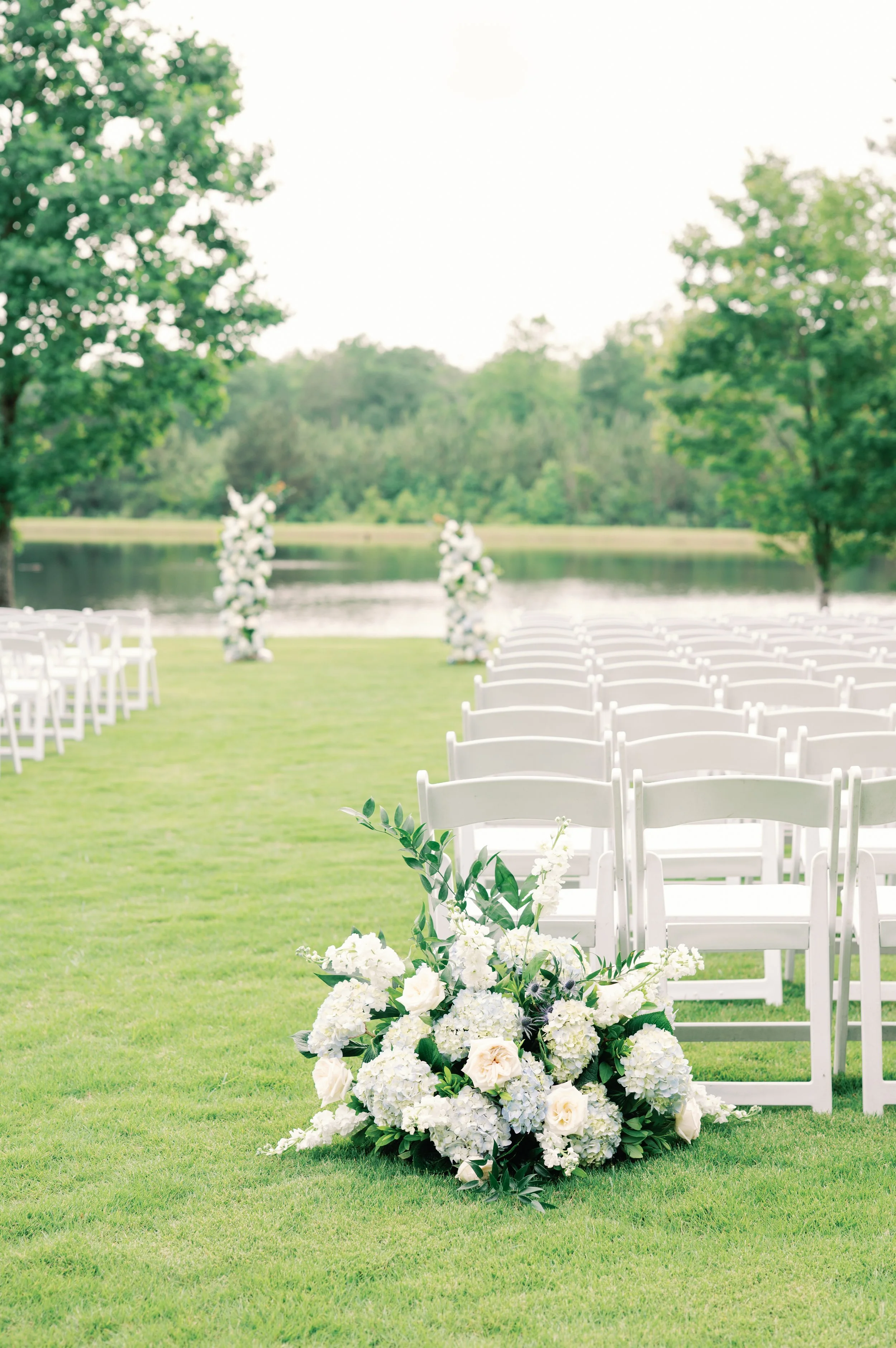 OUTDOOR CEREMONY AT AUBURN OAKS FARM