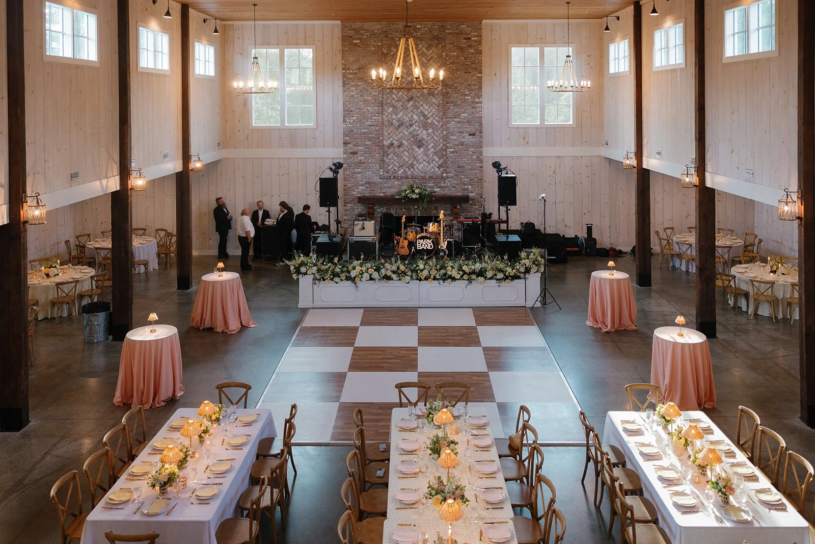 RECEPTION OVERVIEW  IN CLUBHOUSE AT AUBURN OAKS FARM