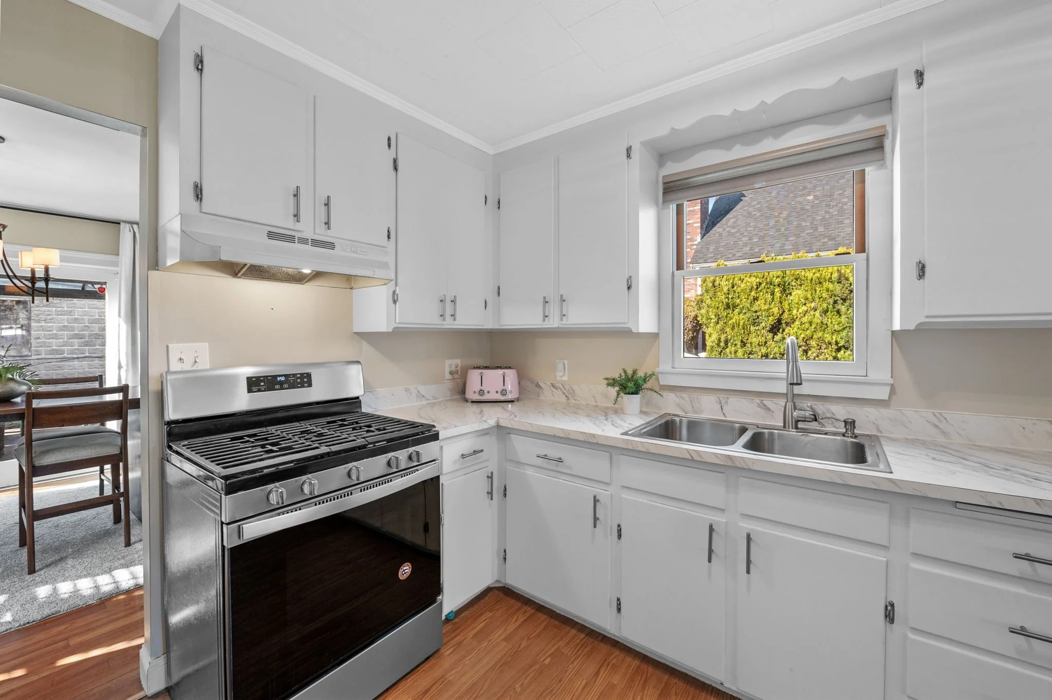 22-web-or-mls-23Elmwood_022.jpg