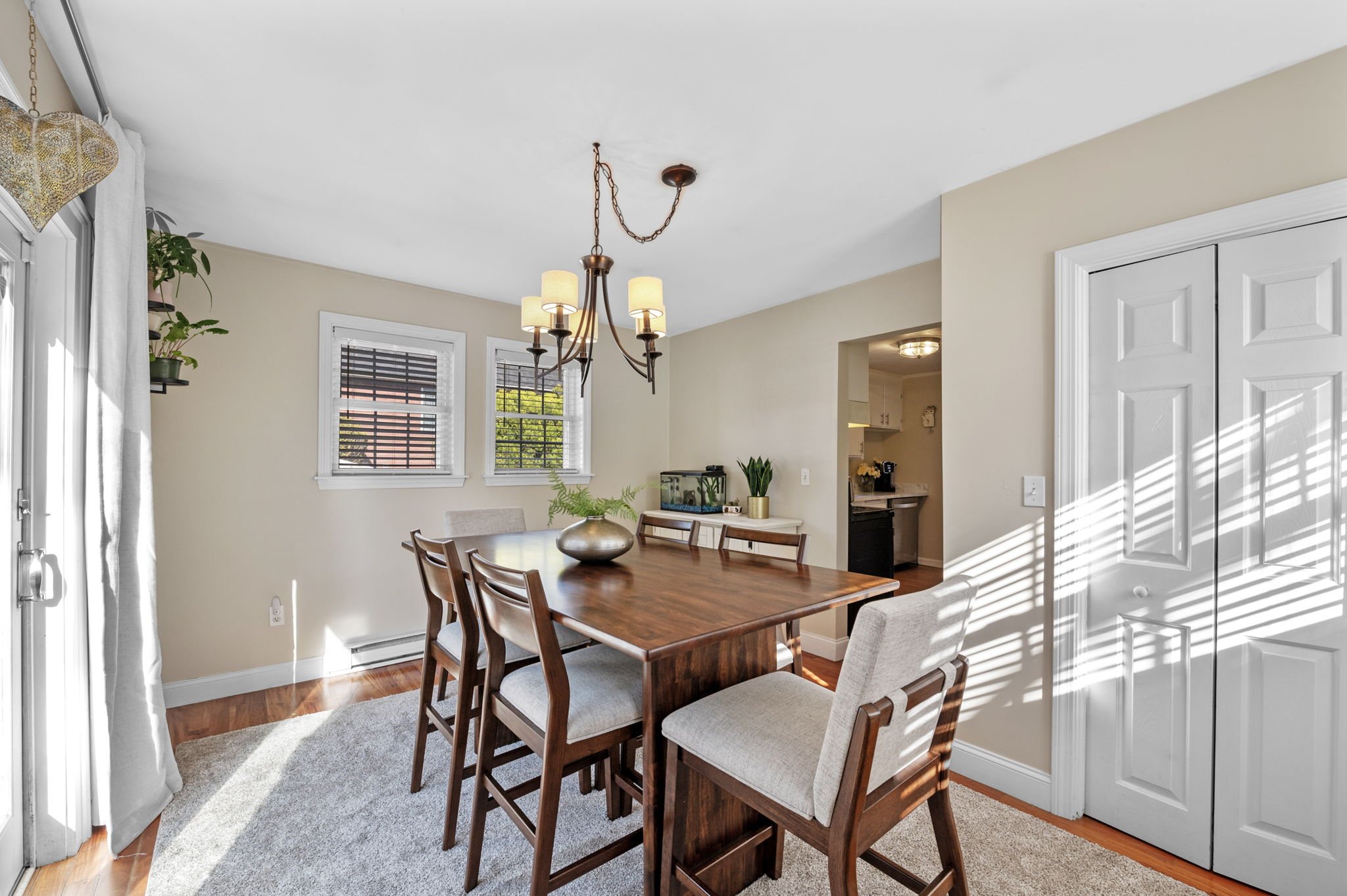 23-web-or-mls-23Elmwood_023.jpg