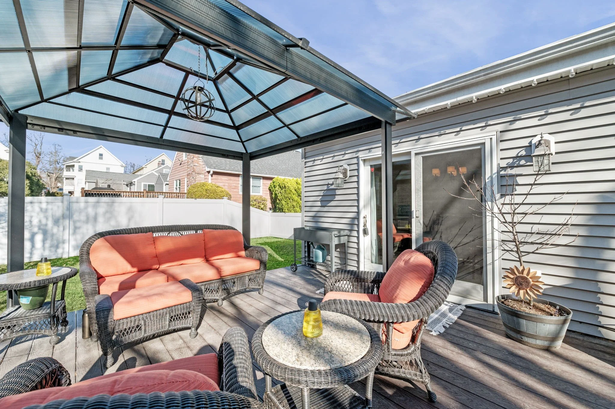 6-web-or-mls-23Elmwood_006.jpg