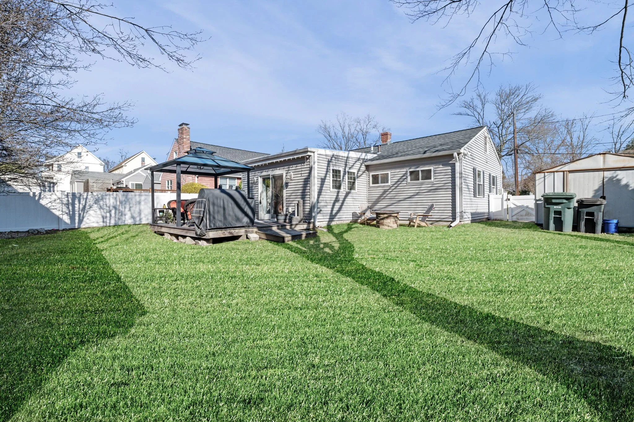 12-web-or-mls-23Elmwood_012.jpg