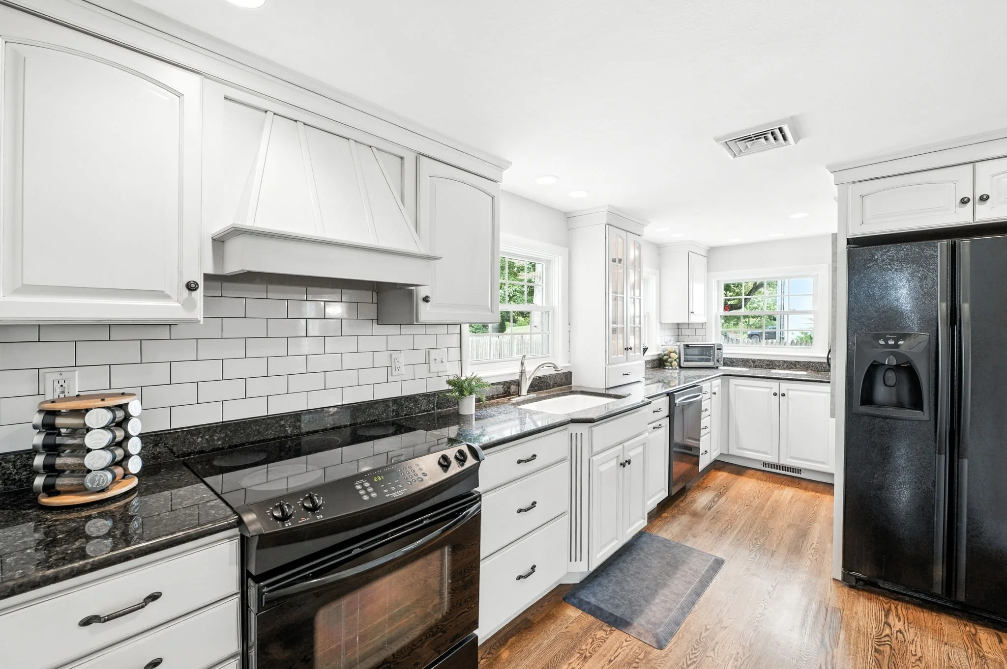 39-web-or-mls-40Courtland_036.jpg