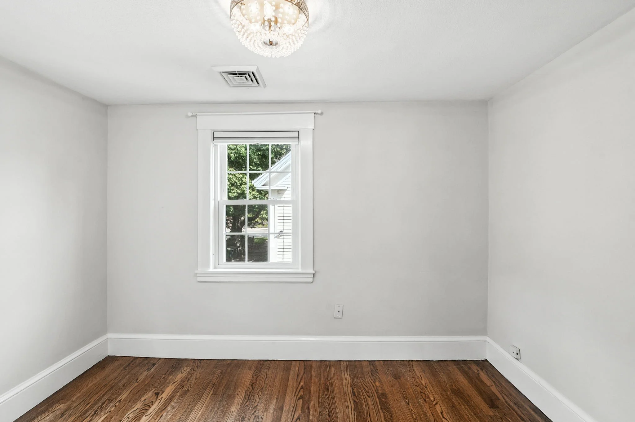 52-web-or-mls-40Courtland_048.jpg